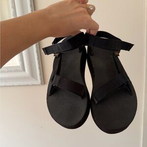 Teva Women’s Flatform Universal Sandal